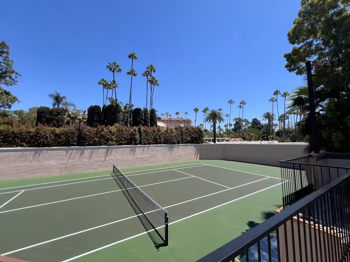 Private Court - N.Roxburry Dr. Los Angeles